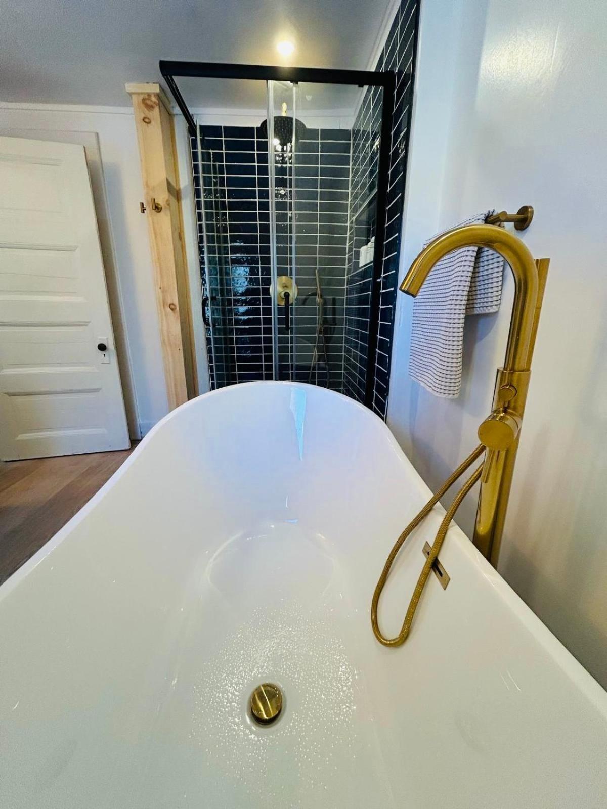 Cozy Cottage With Jacuzzi And Fire Pit And Reading Nook! Livingston Manor Εξωτερικό φωτογραφία